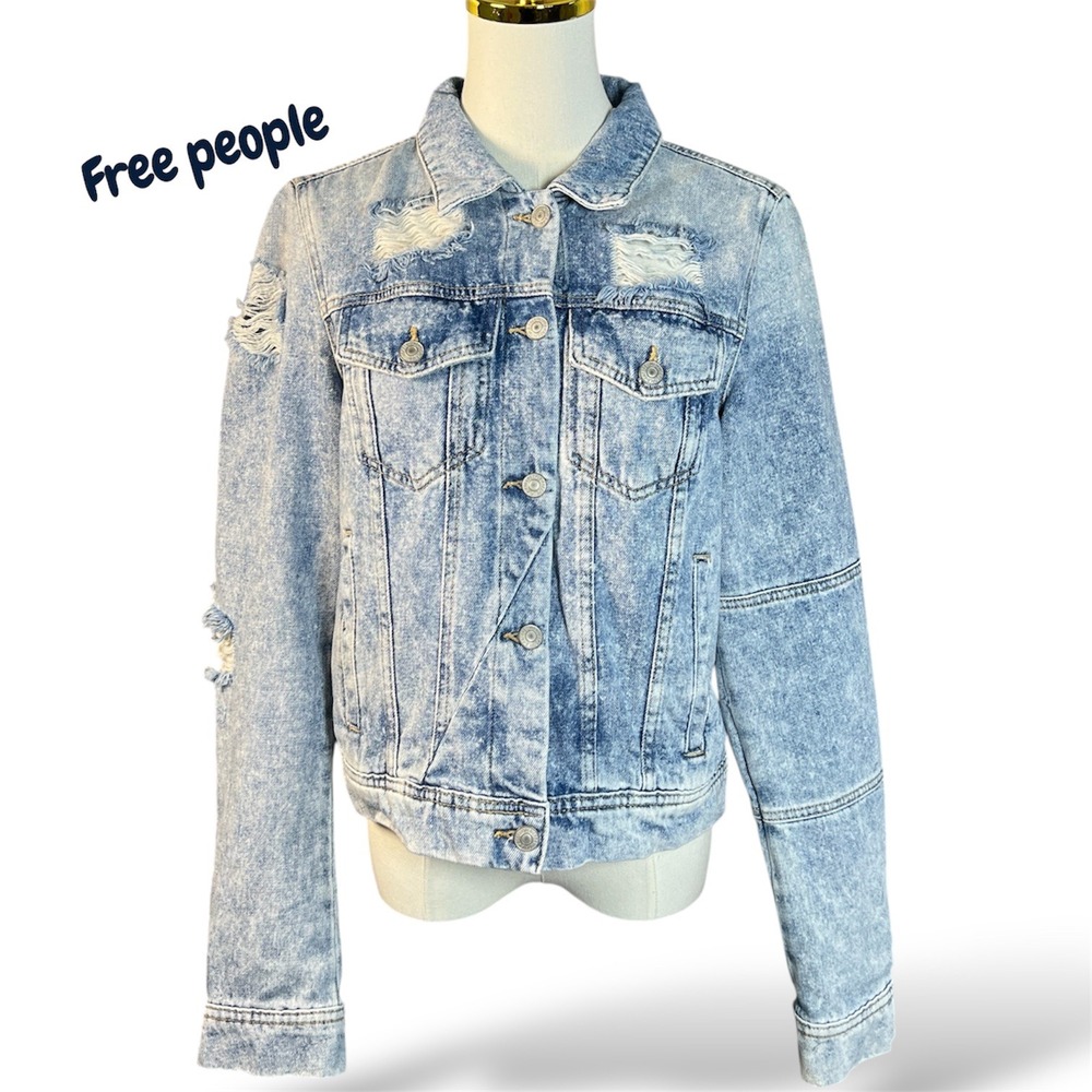 Free People Distressed Denim Jacket Light Wash Trucker Jean Jacket Womens Medium